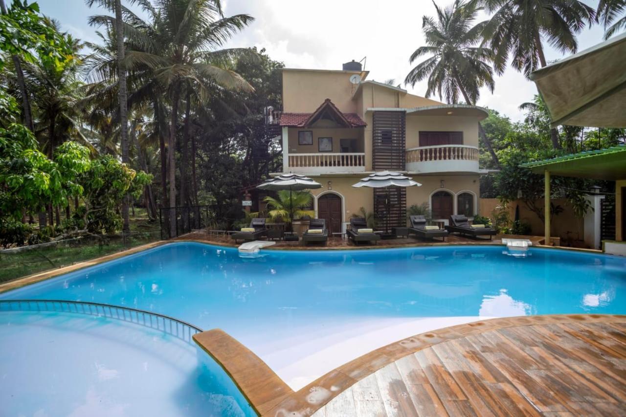 Holiday Goa Hotel Arpora Exterior foto