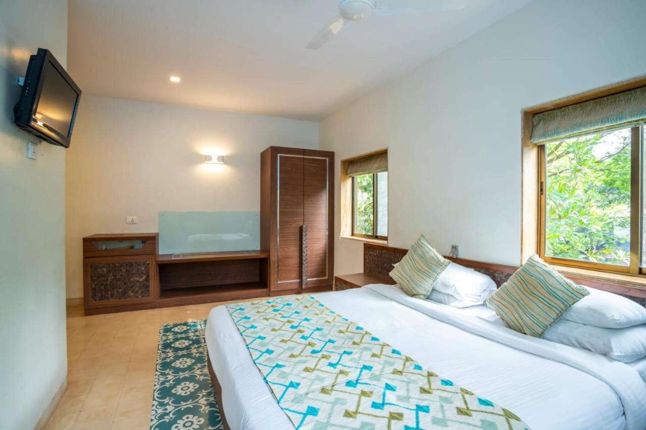 Holiday Goa Hotel Arpora Exterior foto
