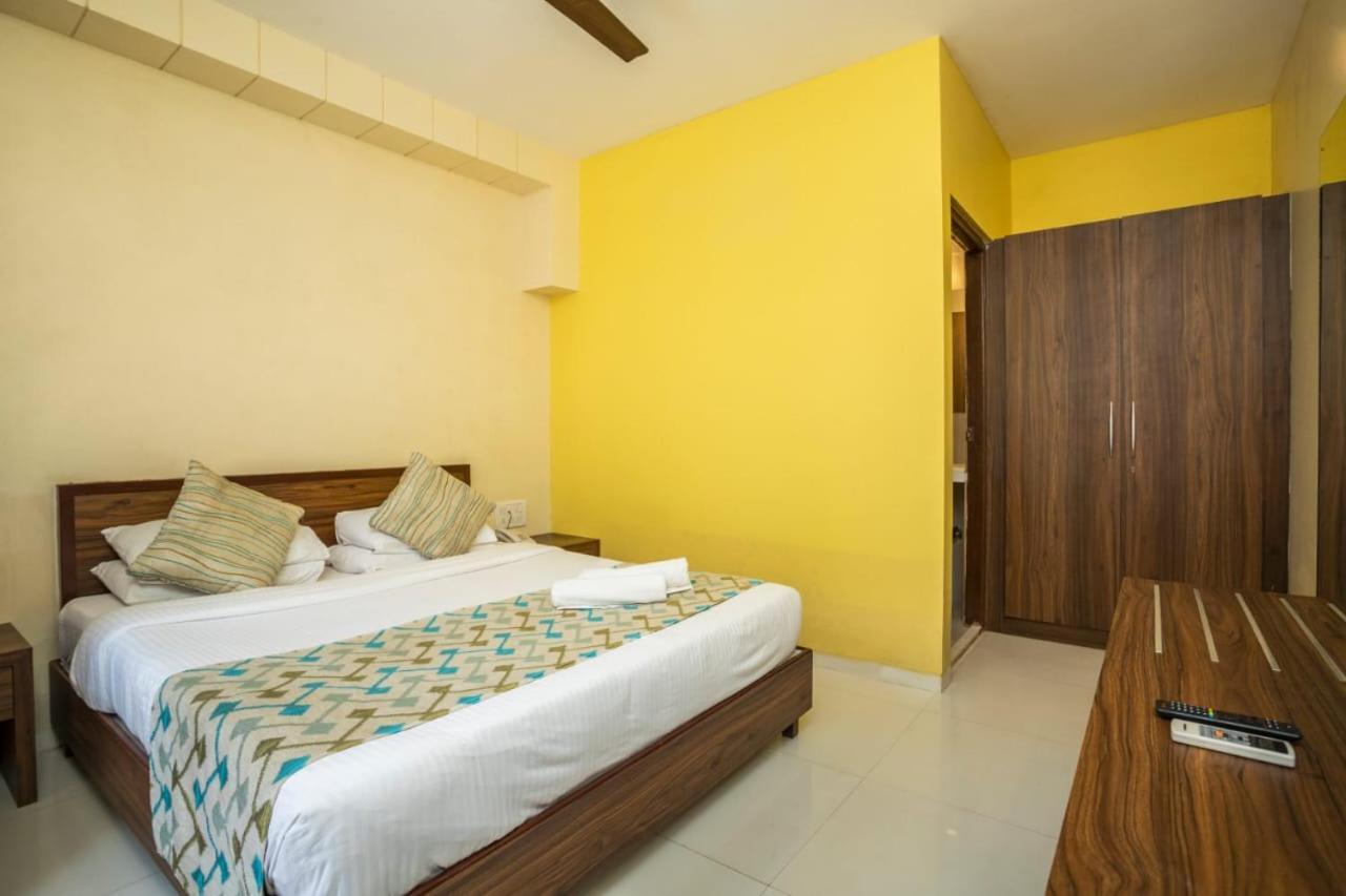 Holiday Goa Hotel Arpora Exterior foto