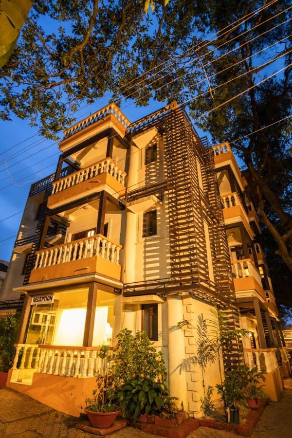 Holiday Goa Hotel Arpora Exterior foto
